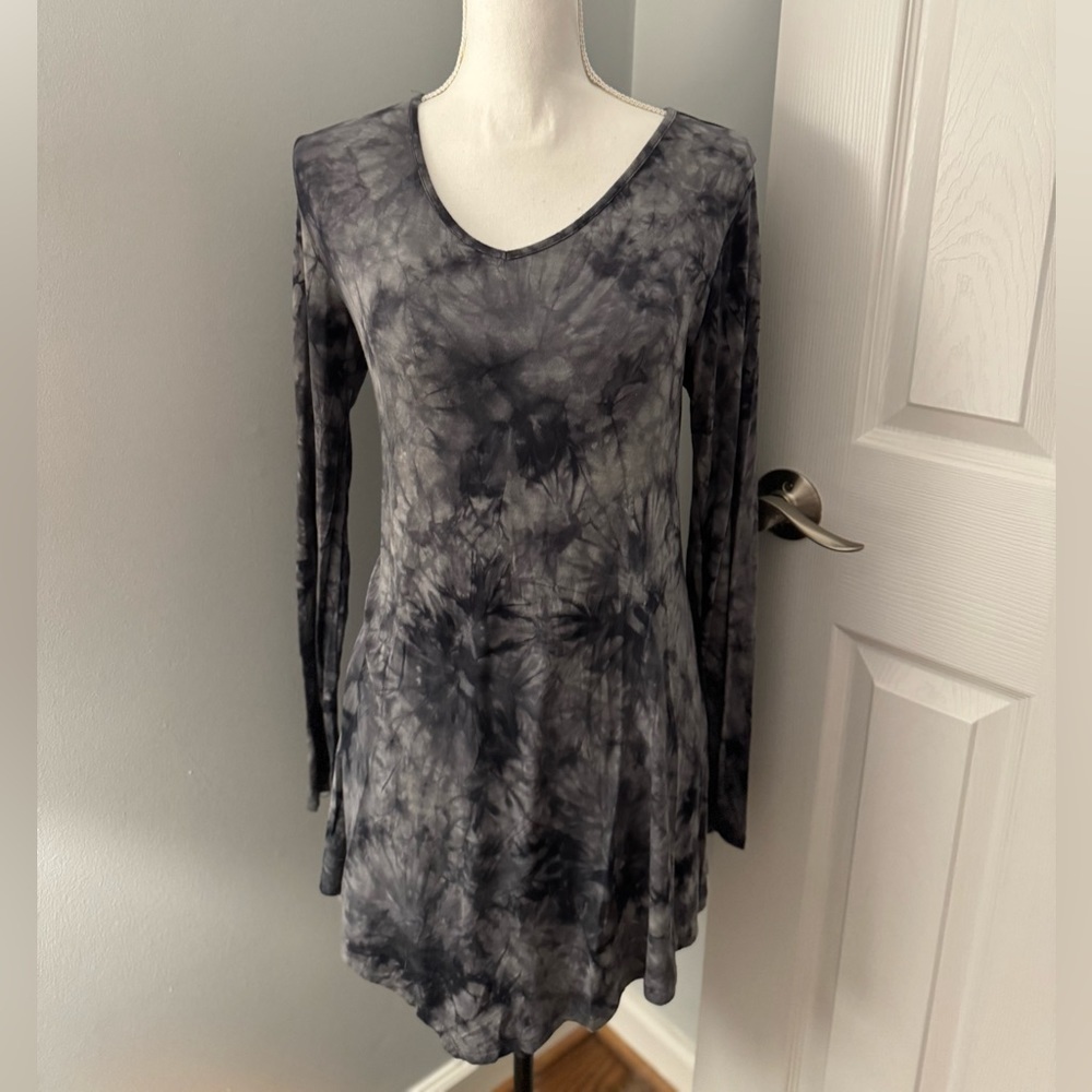 Doublju Tie Dye grey/black Tunic Top Long Sleeve Asymmetrical Mixed Print size M